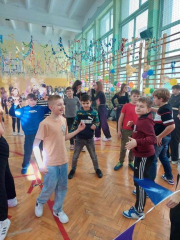 b_1024_768_0_00_images_2023_2024_WYDARZENIA_Choinka_419896262_840370407890909_8801471601626500782_n